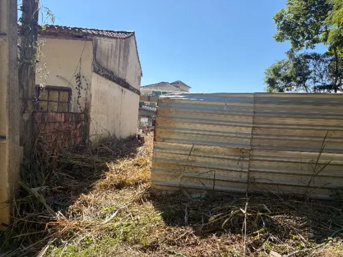 TERRENO 300m² no Centro de Conceição de Macabu com RGI - localização perfeita