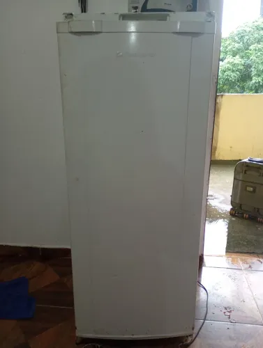 Vendo geladeira continental