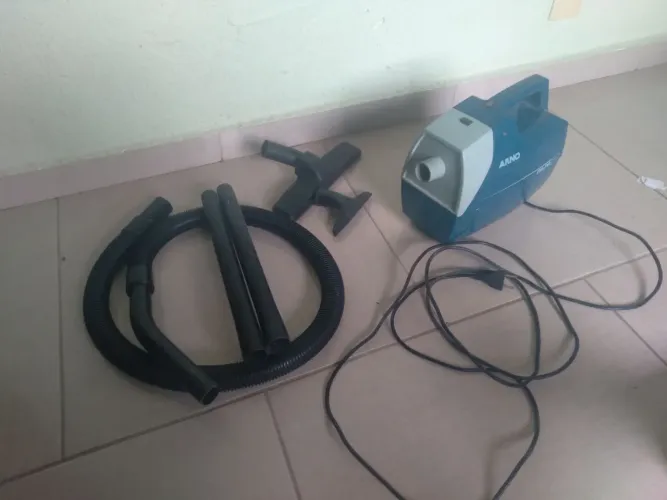 Vendo aspirador marca Arno funcionando perfeitamente, com todas as peças completa chama pv