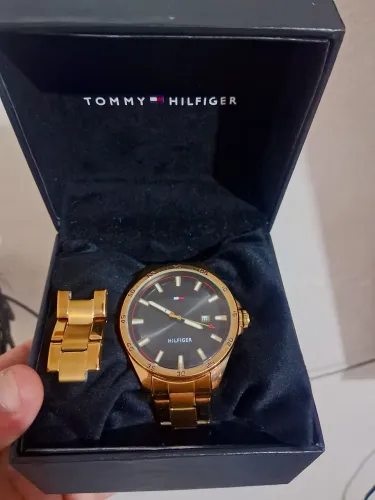 Relogio Tommy hilfiger caixa(sem uso)