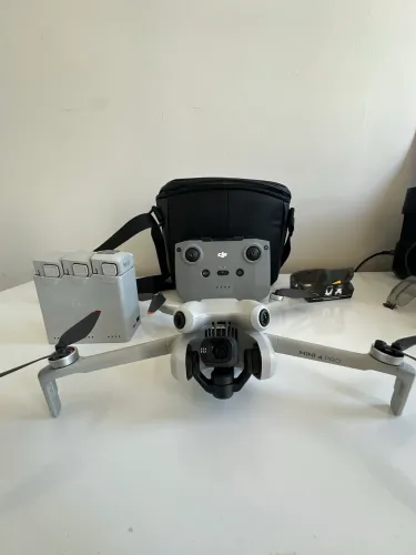Drone DJI MINI 4 PRO fly more combo