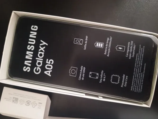 Celular Samsung Galaxy A05 usado em perfeito estado, sem carregador original.