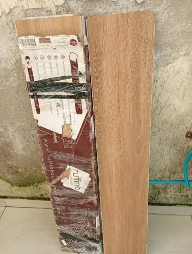 Piso vinílico duas caixas novos 