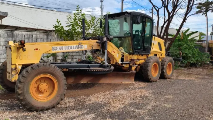 Motoniveladora New Holland RG170B ano 2011