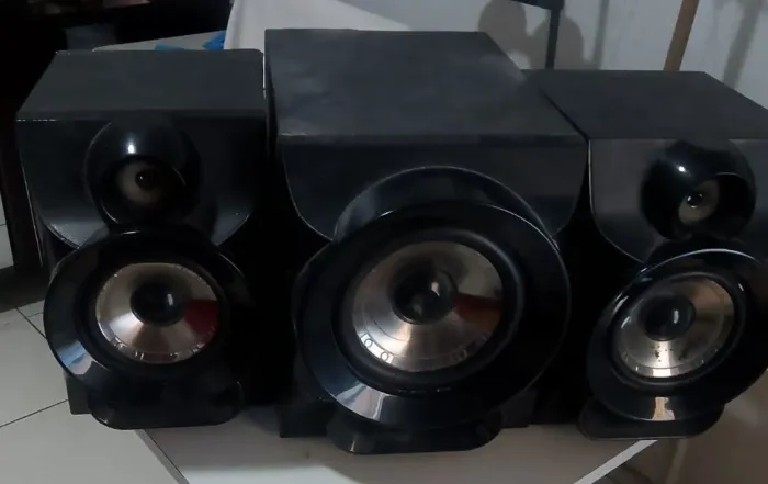 Caxia de som é só as caixas
