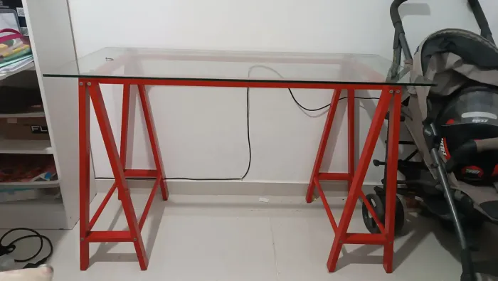 Mesa de escritório de vidro