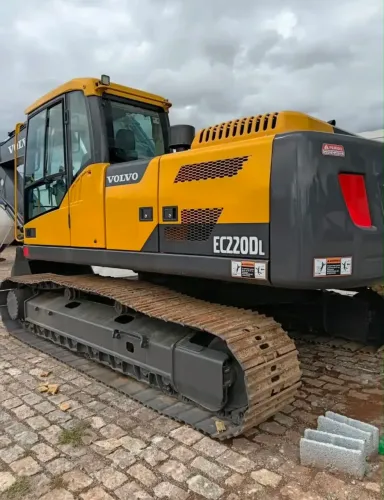 Escavadeira volvo EC 220D 2014