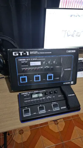 Pedaleira boss GT-1