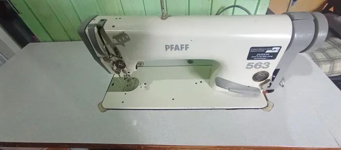 Maquina de costura industrial Pfaff 563