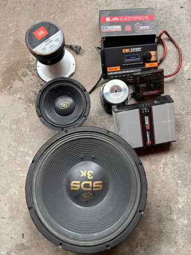 Vendo uns eletrodomésticos para som automotivo