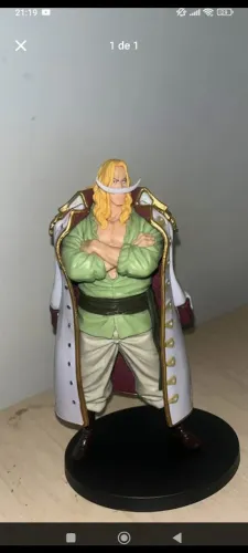 Action figure do Barba Branca de One Piece