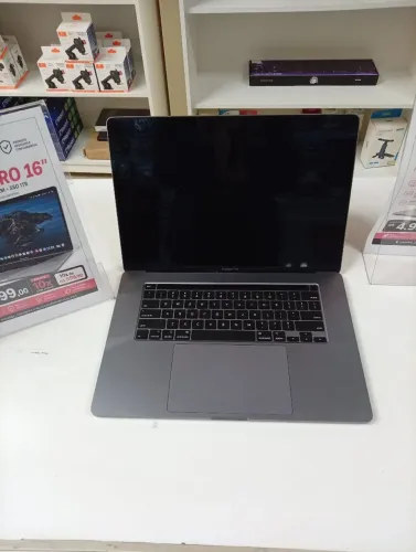 MacBook pro 16