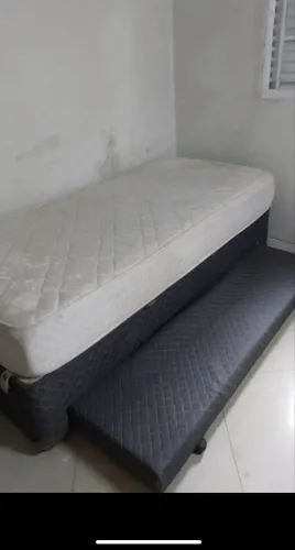Cama de solteiro com baú + cama auxiliar