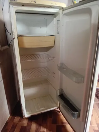Geladeira com defeito