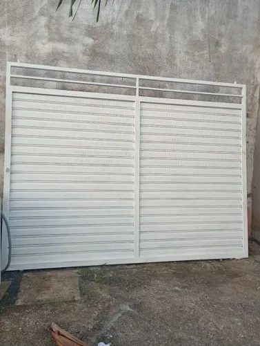 Portão galvanizado de correr completo tamanho 2.90 pó 2.20 valo $1400 WhatsApp *71