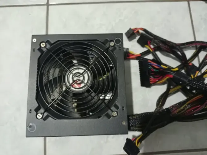 Vendo Fonte Gamer 500W praticamente nova