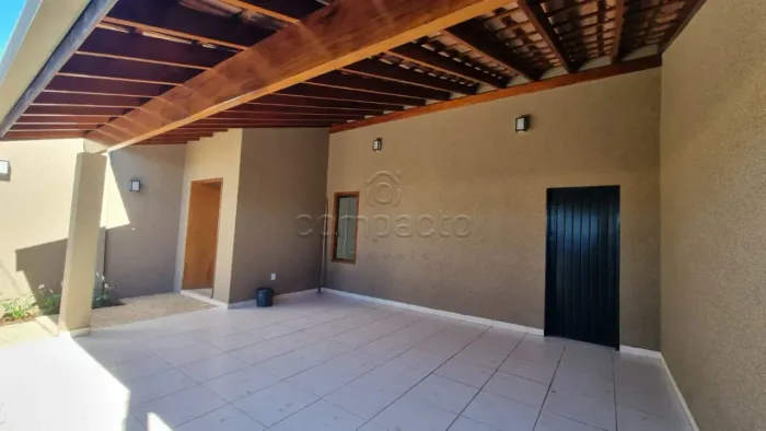 Casa 3 Dormitórios (1 Suíte) | 3 Vagas | Área de Lazer