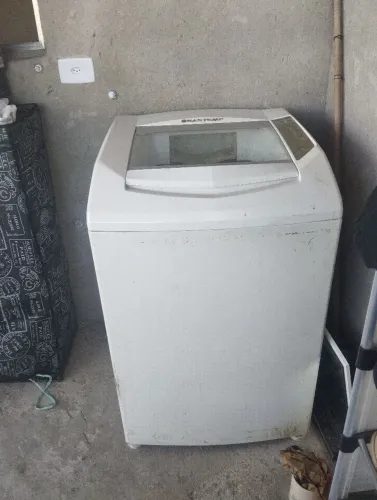 Vendo essa máquina de lavar usada mais conservada e bem baratinho (Brastemp 8 kls)