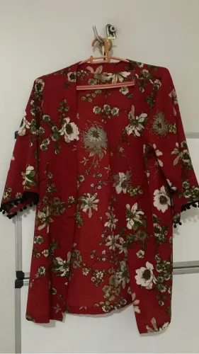 Conjunto short e kimono vermelho estampado M