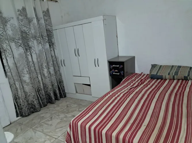Kitnet mobiliada com gua e luz. 850. Cosmos . Inhoaiba e Paciência. Campo Grande.