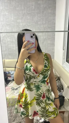 vestido florido aberto nas costas