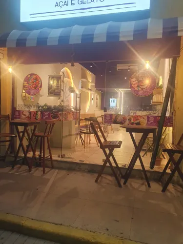 Açaiteria no Coração da Aldeota com Várias Lojas e Restaurantes Super Movimentado.  