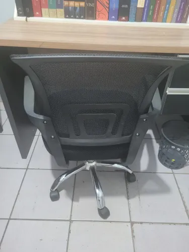 Mesa e cadeira 