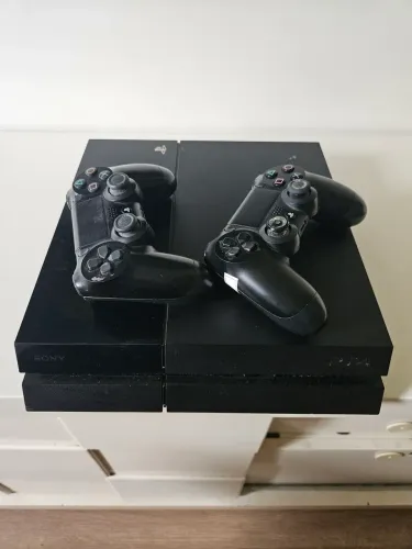 ? VENDO PS4 + 2 CONTROLES