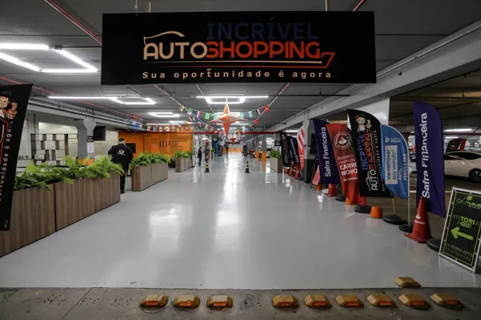 Ponto comercial - Loja de automóveis no AutoShopping Hipermercado Davó em Mogi das Cruzes