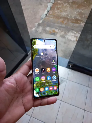 Celular Samsung S20 FE, 5G, 128GB, 8GB RAM, Câmera Tripla 32MP, tela 6.5.