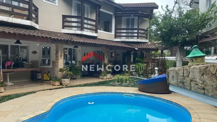 Casa de condomínio em Rua J4F - Guaratuba - Bertioga/SP