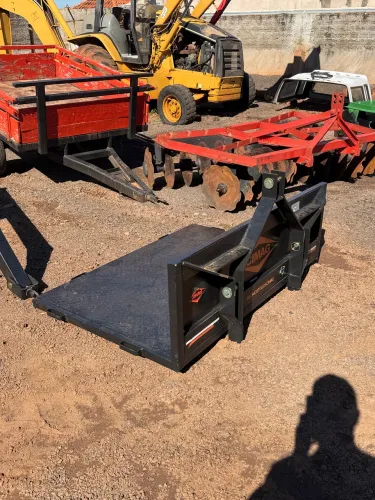 Plataforma traseira nova para trator 