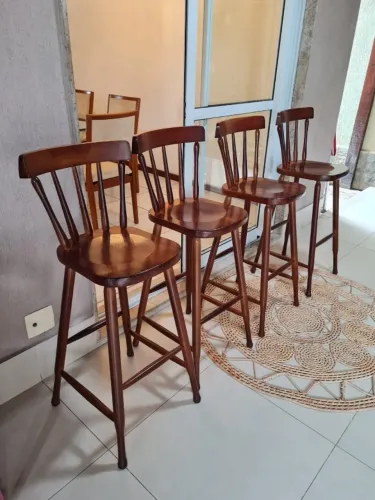 4 Banquetas de Madeira Maciça para Bancada/Ilha