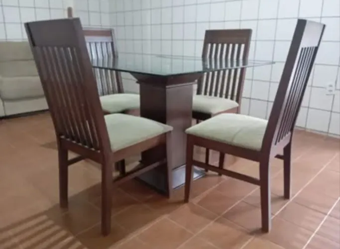 ? Conjunto de mesa de jantar completo - madeira e vidro ?