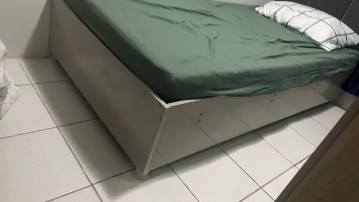 Cama solteiro, semi-nova