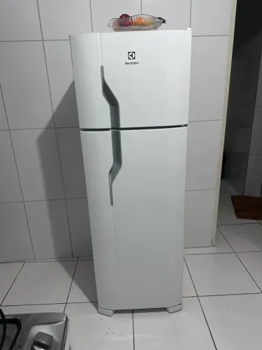 Geladeira Electrolux Duplex 260 Litros Branca DC35A - Funcionando Perfeitamente