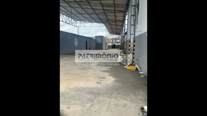Imóvel para aluguel possui 200 metros quadrados em José Conrado de Araújo - Aracaju - SE