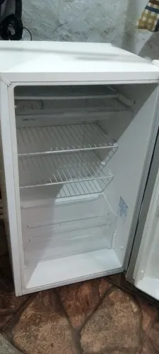 Frigobar Eletrolux modelo RE120 DE 122 LITROS.