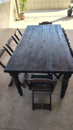 Mesa de madeira pura com 8 cadeiras