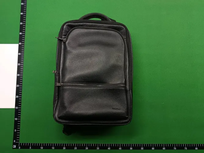 Mochila Couro Legítimo Semi nova marca Bopai 