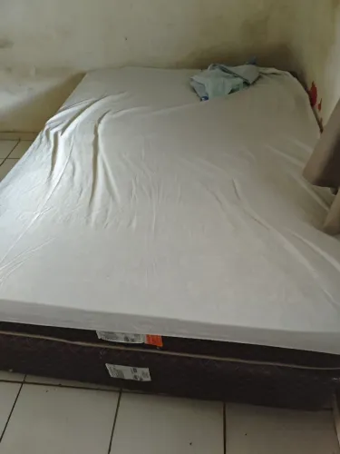 Cama Elástica de Casal com Colchão