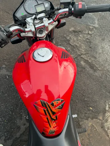 CB 300 2010 apenas com 15 mil km