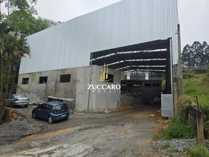 Galpão para alugar, 650 m² por R$ 15.000,00/mês - Perová - Arujá/SP