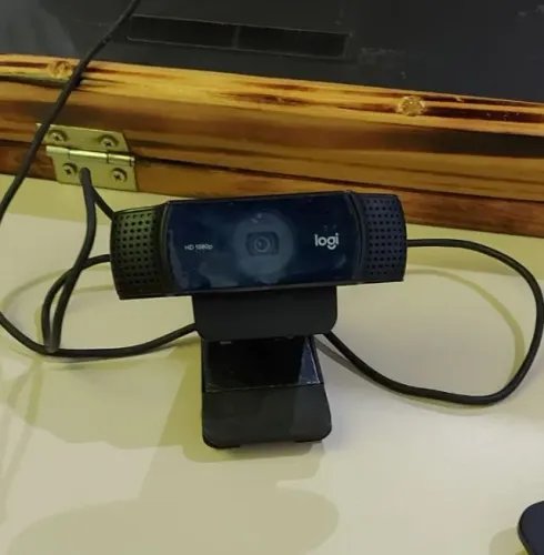 Webcam Full HD Logitech C922 Pro Stream com Microfone Embutido
