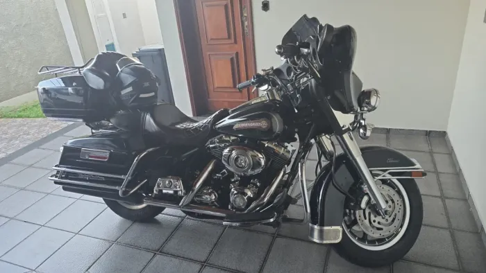 Harley-Davidson Electra Glide Classic - Impecável.