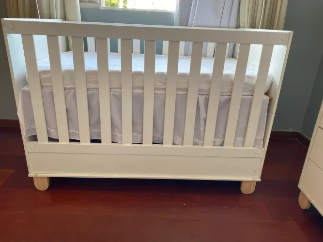 Berço infantil branco