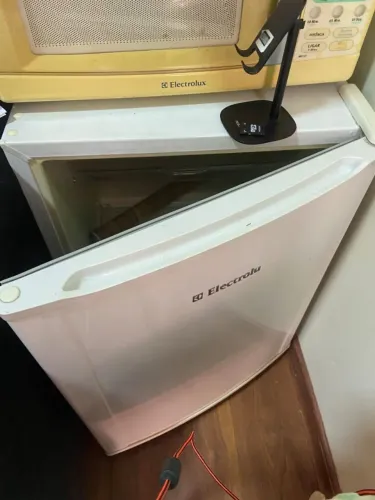 Frigobar Electrolux 
