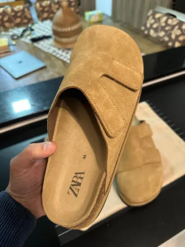 Chinelo Couro Zara NOVO Tamanho 42