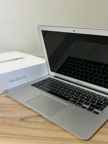 Notebook Apple MacBook Air 13" 2017, Intel i5, 8 GB RAM, 128GB