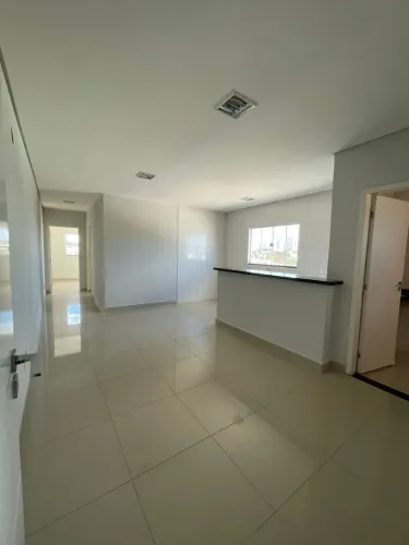 Apartamento na Av. Ipiranga - porcelanato aproximadamente 60m2